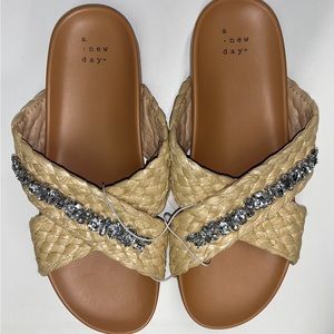 Rhinestone sandals with woven design